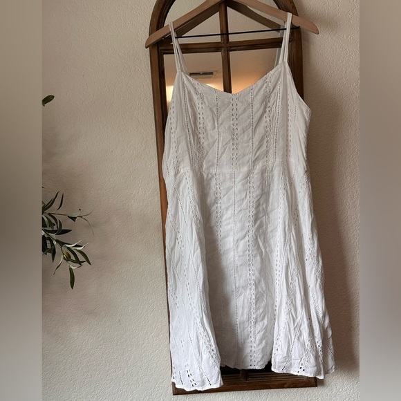 Old Navy Dresses & Skirts - Old Navy White Eyelet Cami Sundress Women’s XL Cotton Blend Coastal Cowgirl